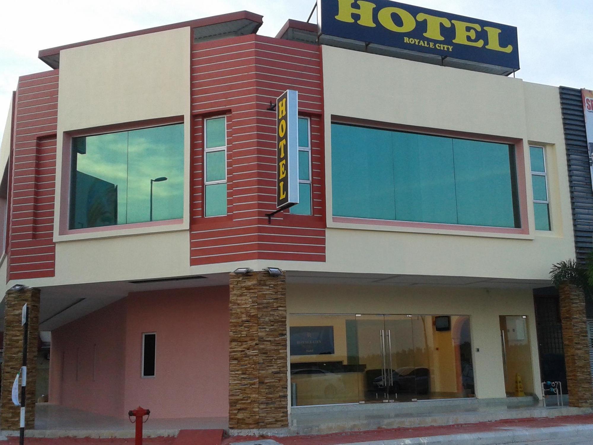 Oyo 89665 Royale City Hotel Szepang Kültér fotó