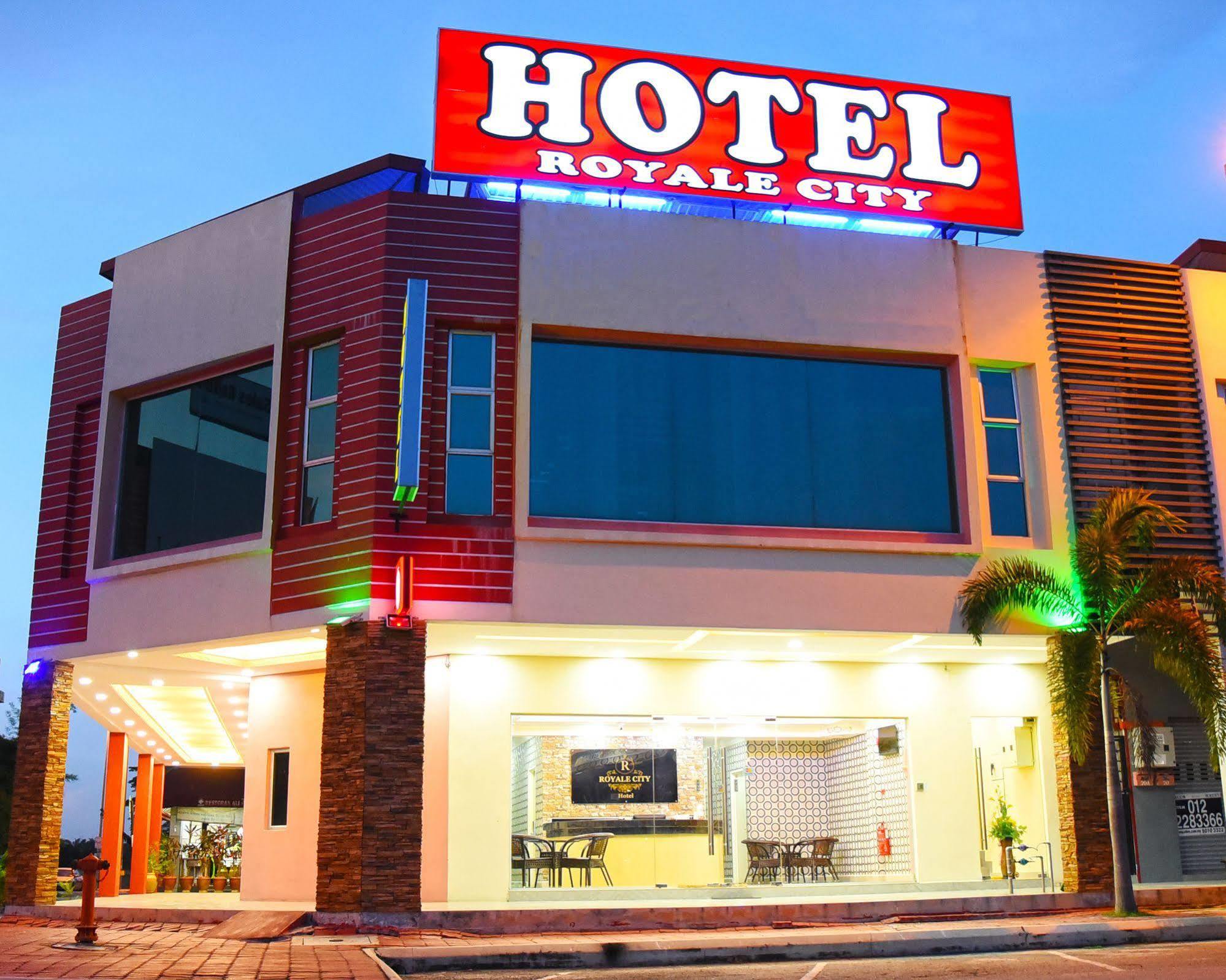 Oyo 89665 Royale City Hotel Szepang Kültér fotó