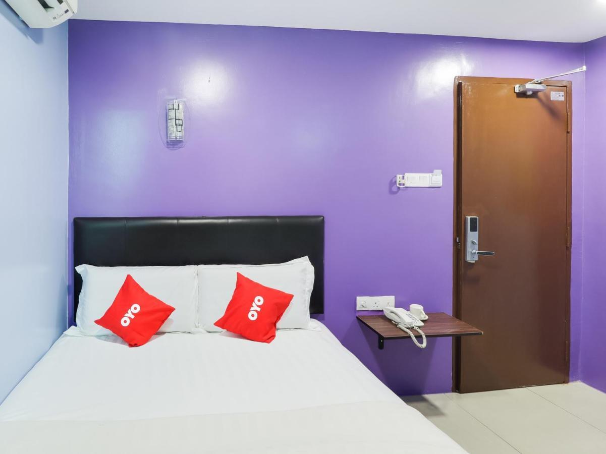 Oyo 89665 Royale City Hotel Szepang Kültér fotó